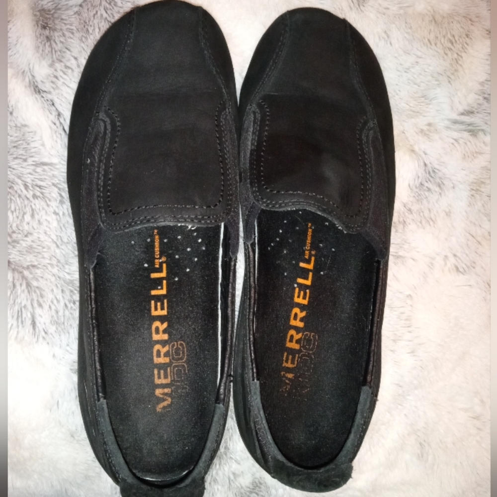 Women's size 7 black soft Merrell shoes